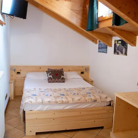 Rifugio Pranolz 招待所 *